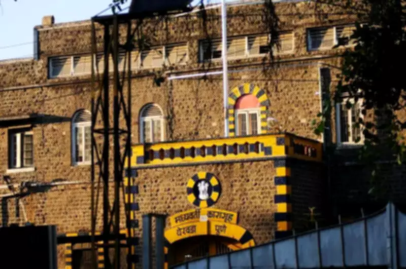 Life convict escapes from Pune's Yerawada open prison fearing mobile phone probe