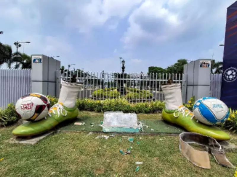 Mamata Banerjee Expresses Grief Over Removal of Biswa Bangla Logo at Salt Lake Stadium