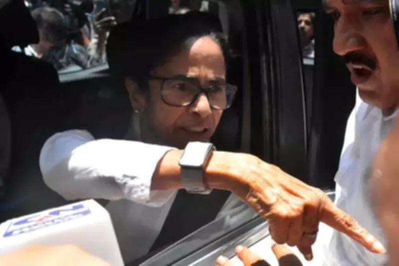 Mamata Banerjee faces sloganeering at Calcutta High Court after PIL hearing