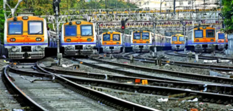 Man dies after getting stuck between train and platform in Mumbai
