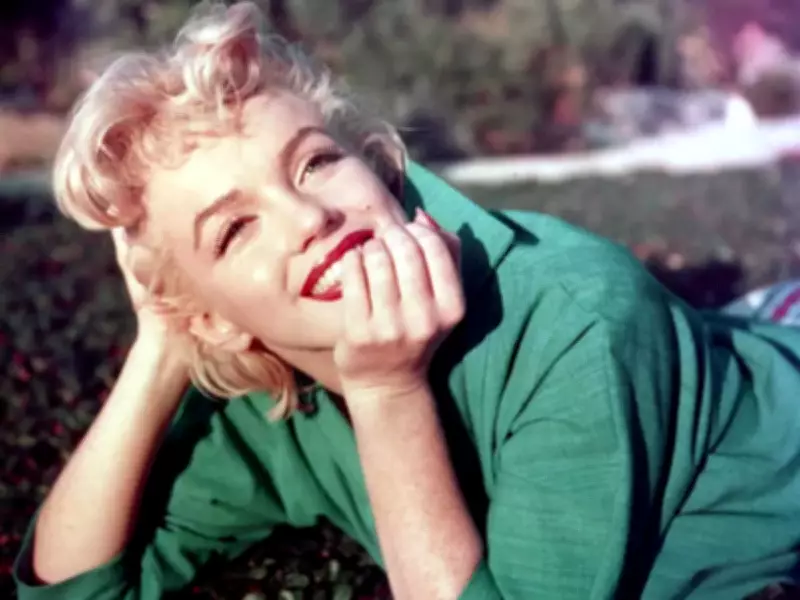Marilyn Monroe Look-Alikes Smash Guinness World Record in Palm Springs