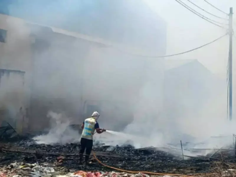 Massive Fire Breaks Out at Decor Warehouse in Nagpur, Losses Estimated at Rs 8 Lakh