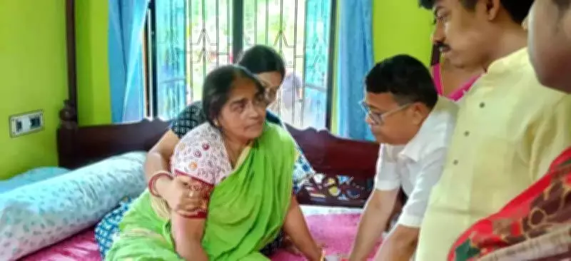 Mother of Suvendu Adhikari's slain aide alleges Trinamool revenge for Bhowanipore performance
