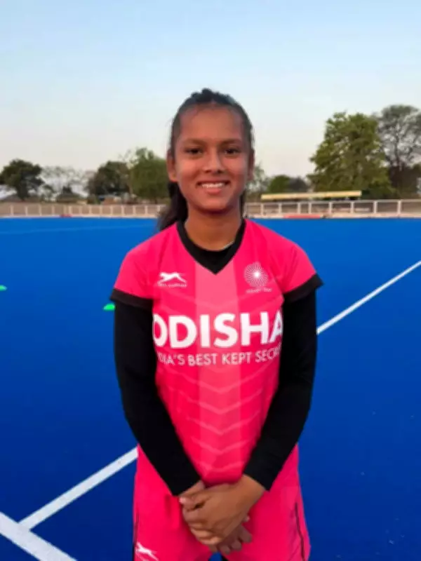 MP Daily-Wager's Daughter Nausheen Naz Selected for India U-18 Hockey Asia Cup