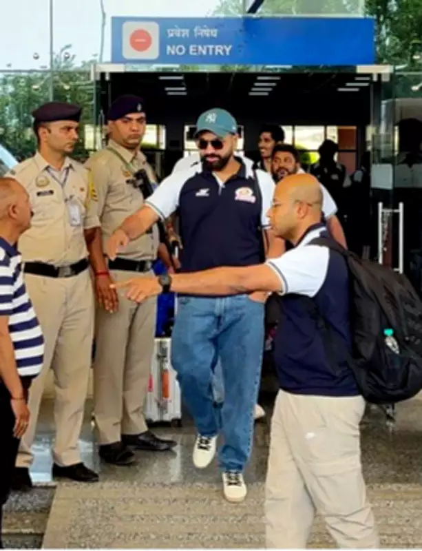 Mumbai Indians Arrive in Dharamsala, Rohit Avoids Fan Interaction