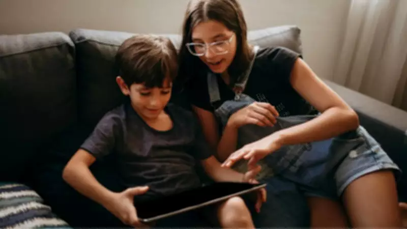 Myopia in Children: Screen Time and Vision Loss Linked by Experts