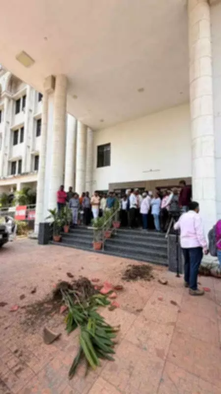 Nagpur University VC Firm on Action After Vandalism, FIR Delayed