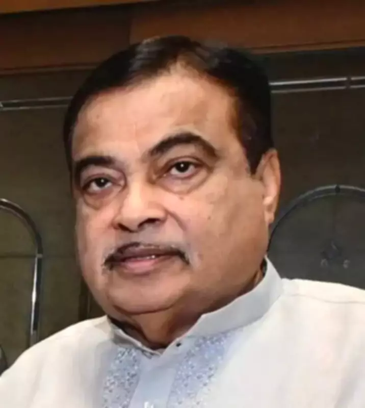 Nitin Gadkari to Travel by Bus in Response to PM's Austerity Call Amid Energy Crisis