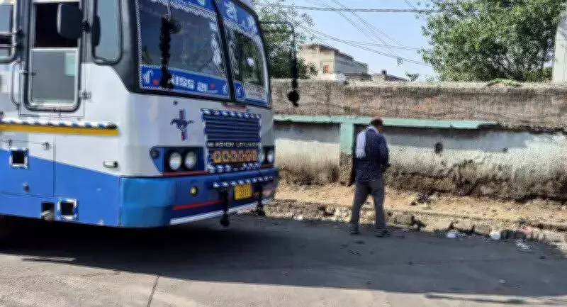 Open urination near Ludhiana bus stand creates unbearable stench for locals