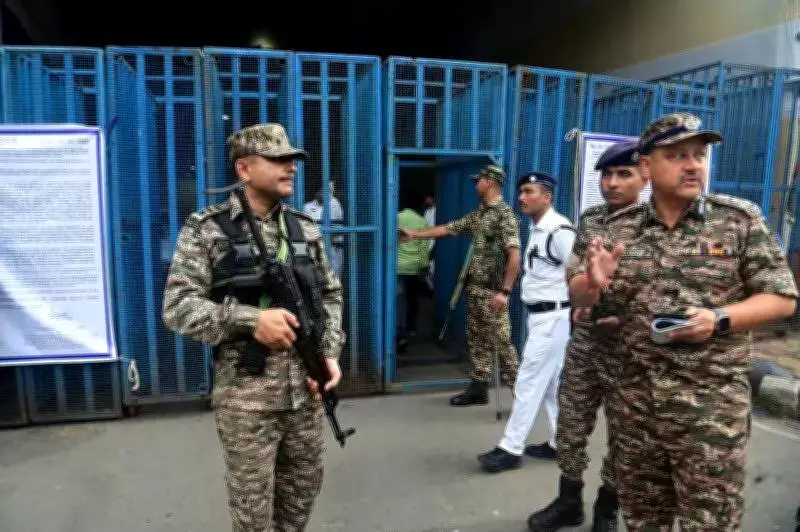 Over 1,000 VVPAT Slips Recovered from Drain in West Bengal Ahead of Counting