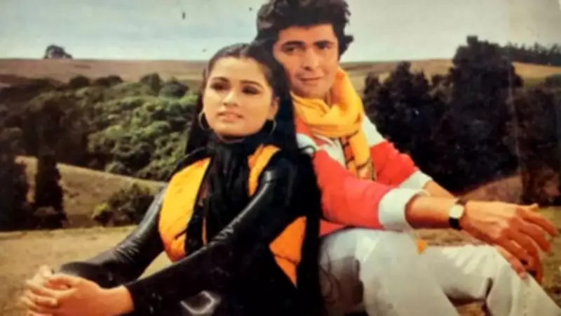Padmini Kolhapure Sings Rishi Kapoor's Song on His Death Anniversary