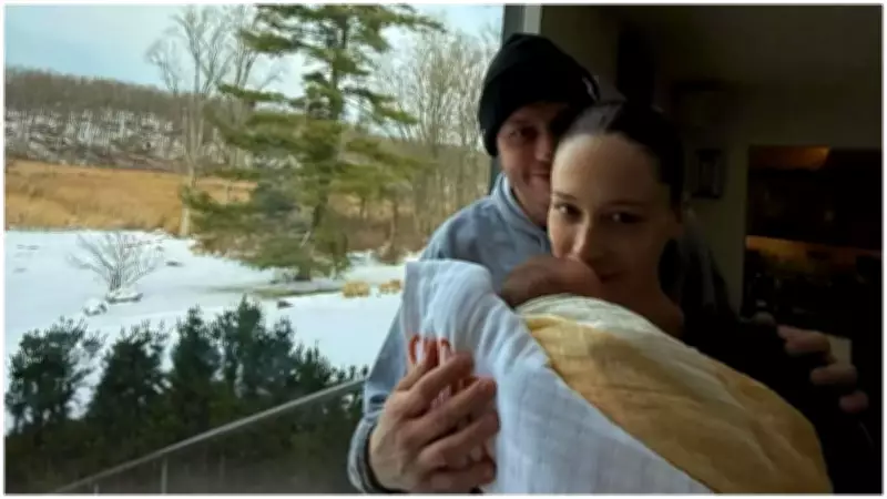 Pete Davidson and Elsie Hewitt Work on Relationship Issues, Prioritize Baby