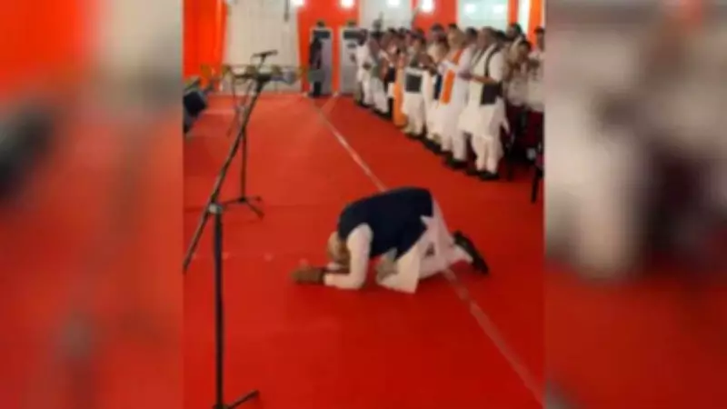PM Modi Bows Before Jana Shakti of Bengal as Suvendu Adhikari Takes Oath as First BJP CM
