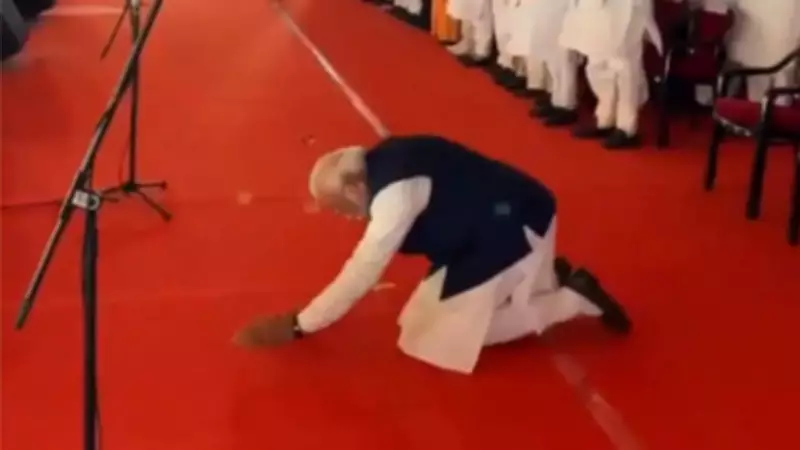 PM Modi Bows to Bengal, Celebrates First BJP CM Swearing-In in Kolkata