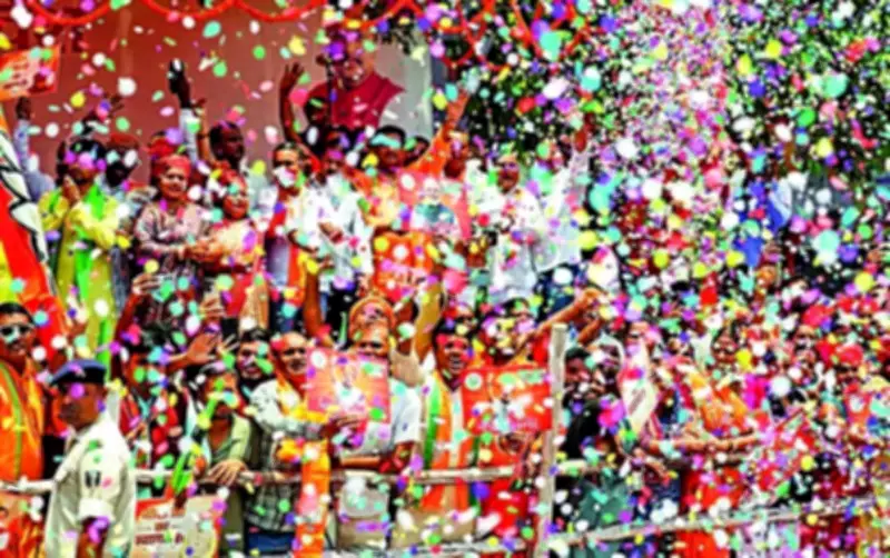 PM Modi roadshow in Patna greeted with flower petals, BJP celebrates cabinet expansion