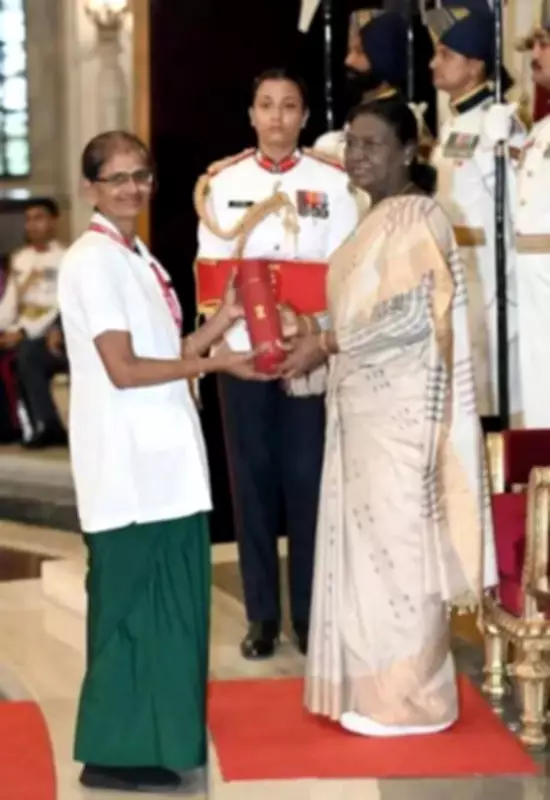 President Murmu Honours Nurse Gita Karmakar with Florence Nightingale Award