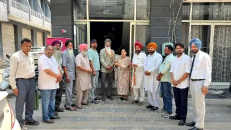 Punjab Civic Polls: Ex-Congress Leader Joins AAP, Ex-AAP Mayor Goes to Congress
