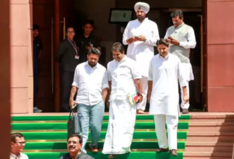 Punjab Congress Demands Probe into ED Raids, Questions AAP on Blasts