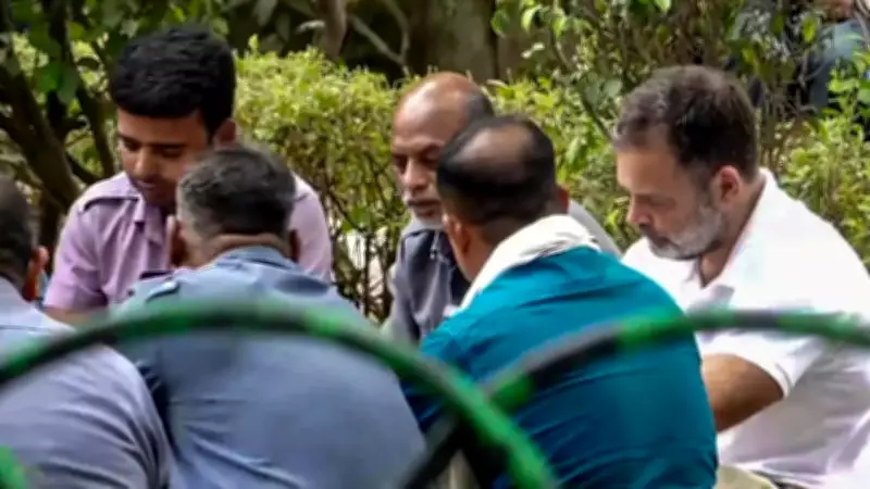 Rahul Gandhi Dines with Auto Drivers, Discusses Inflation Woes