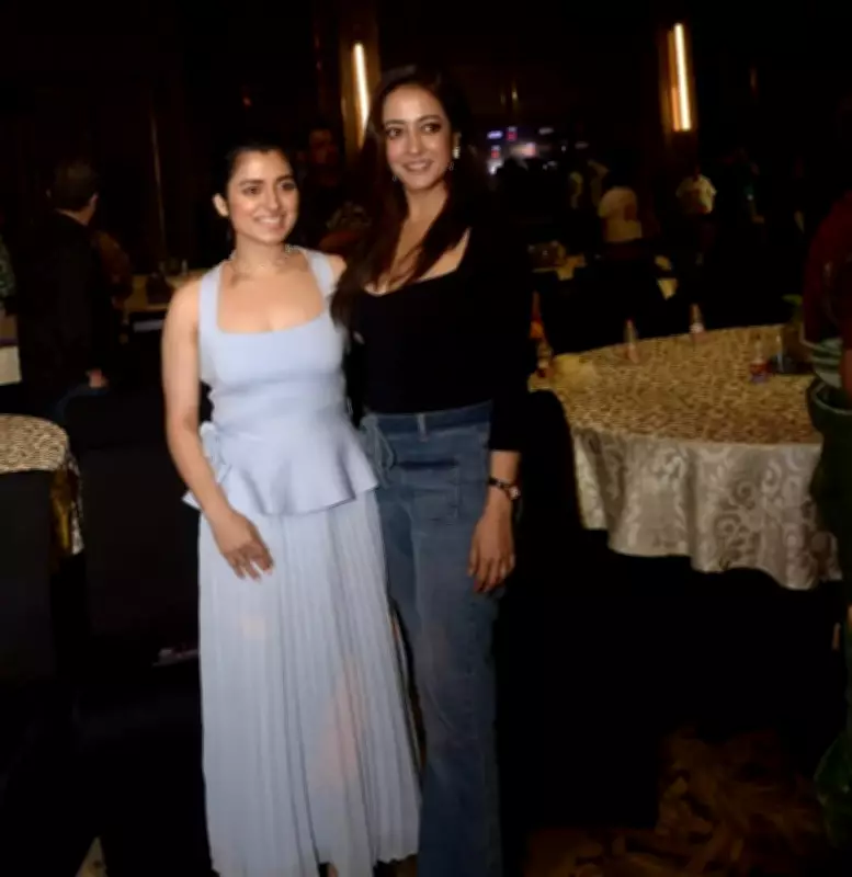 Raima Sen Points Finger at Edward in Phool Pishi O Edward Murder Mystery