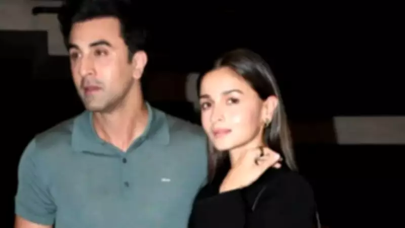 Ranbir Kapoor Irked by Paparazzi at Neetu Kapoor's Film Screening