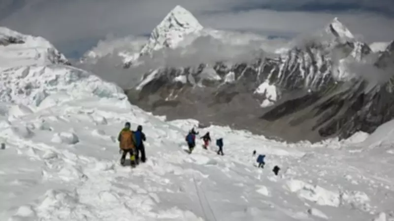 Record 274 Summits Everest in Single Day, Raising Crowding Concerns