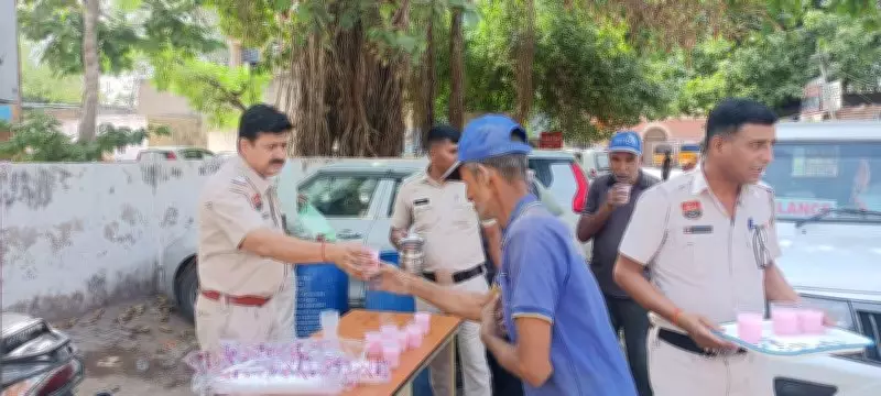 Rewari Police Offer Relief to Commuters Amid Rising Temperatures