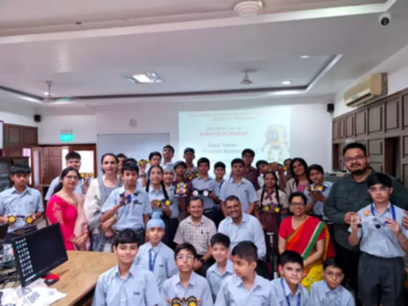 Robotics Workshop Held at KB DAV School to Boost STEM Skills