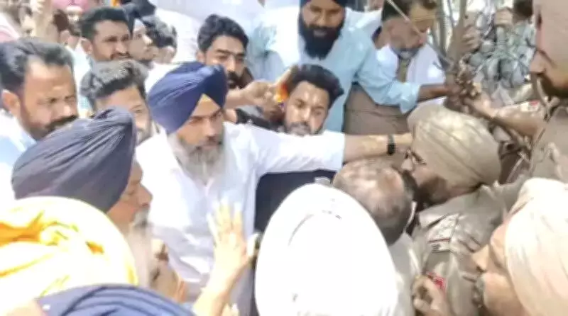 SAD Protests Arrest of Leader Satish Grover in Faridkot