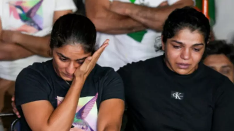 Sakshi Malik Backs Vinesh Phogat After WFI Denied Entry, Urges PM Modi and Sports Minister to Interfere