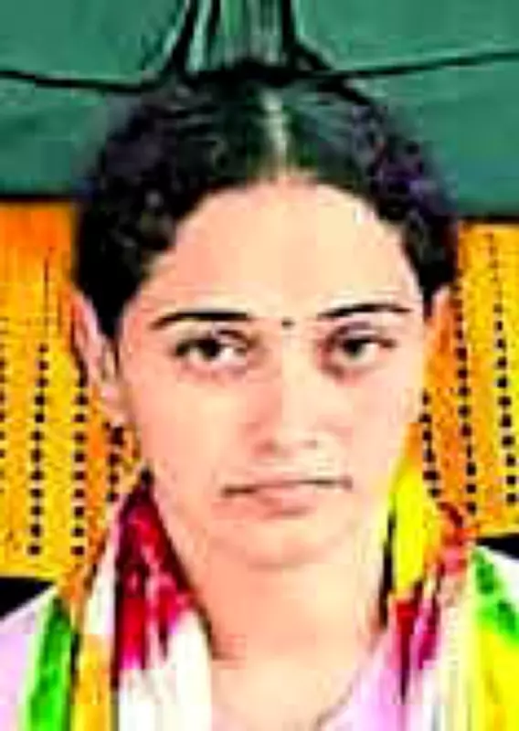 Saleswoman and Lover Arrested in Rs 1.66 Crore Jewellery Heist in Ahmedabad