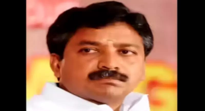 Scuffle Erupts at AIADMK Office in Villupuram as Shanmugam Supporters Clash with Police