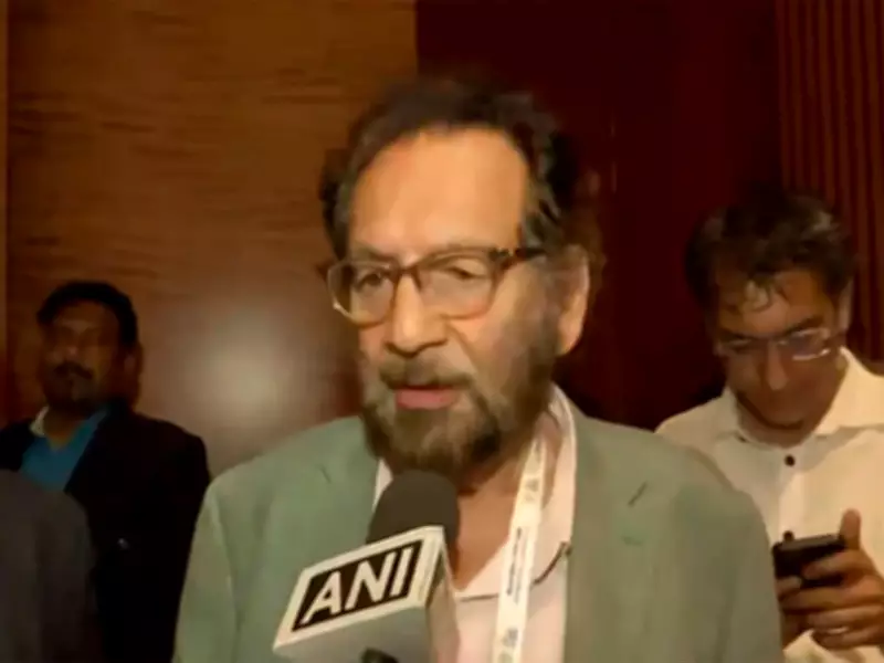 Shekhar Kapur to Direct Biopic of Vaccine Pioneer Waldemar Haffkine