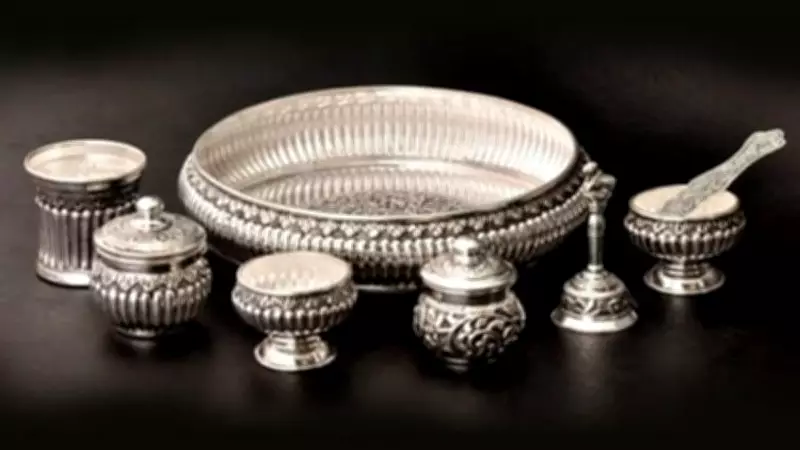 Silver Futures Drop to Rs 27 Lakh per kg on MCX
