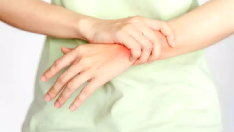 Smoking Linked to Rheumatoid Arthritis: New Health Risk Revealed