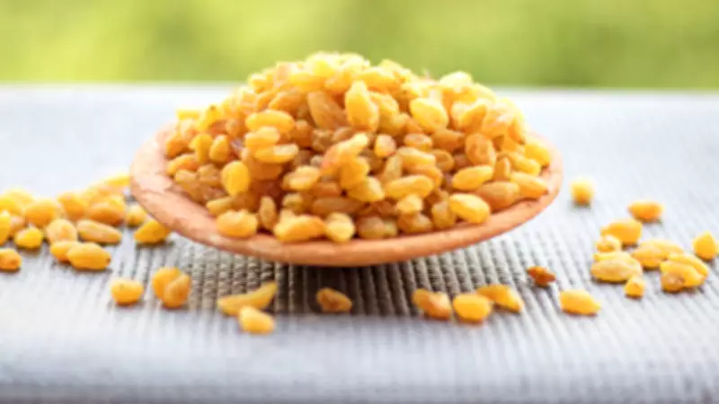 Soaked Raisins Health Benefits: Digestion, Heart Health, Energy Boost