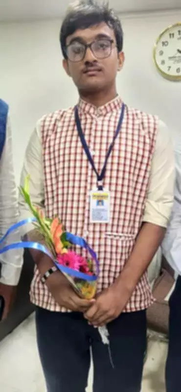 Son of taxi driver scores 99.17% in Odisha AHSE, dreams of IIT