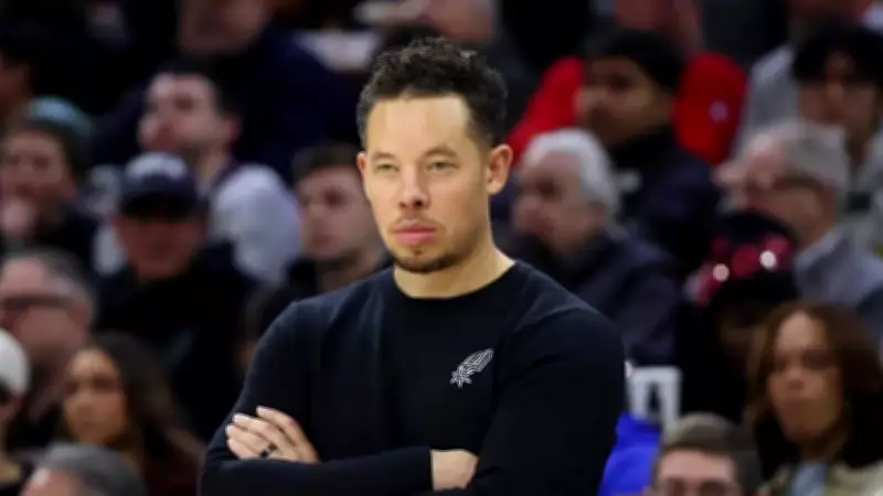 Spurs Coach Mitch Johnson Defends Stephon Castle After All-Defensive Snub
