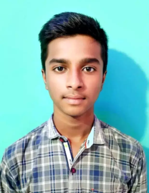 Srikakulam Student Scores 598/600 in SSC, Aims to Become Software Engineer