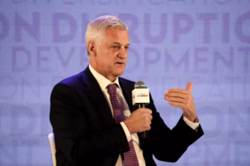Standard Chartered CEO Apologizes for 'Lower-Value Human Capital' AI Remark