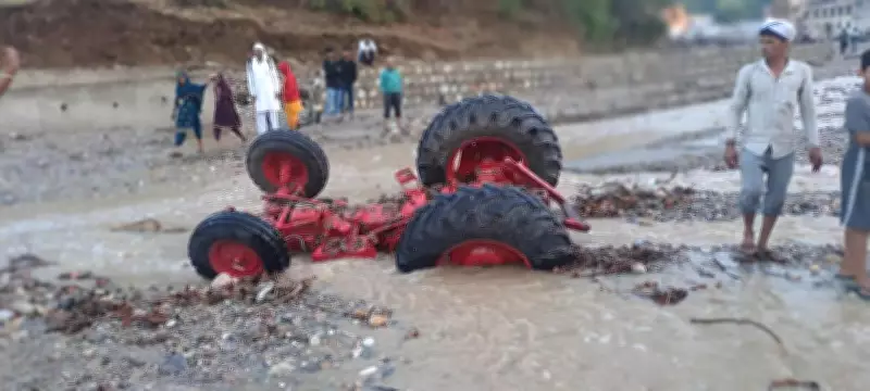 Storm in Saharanpur kills 2, sweeps away vehicles near temple
