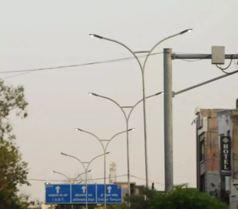 Street Lights on Winter Timings Waste Power in Amritsar