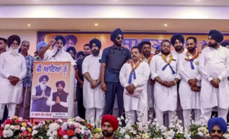 Sukhbir Badal slams AAP over lawlessness in Punjab, seeks votes in MC polls