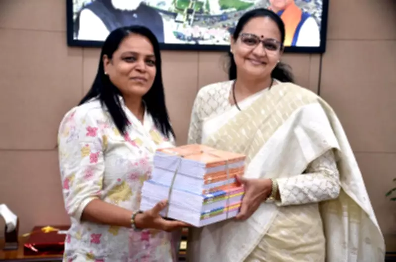 Surat Mayor Maya Mavani Asks for Notebooks Instead of Flowers, Gets Overwhelming Response