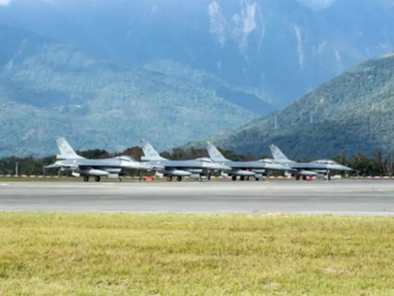Taiwan Detects 6 Chinese Military Aircraft Sorties, 10 Vessels Nearby