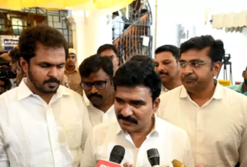 Tamil Nadu Minister Orders Crackdown on Illegal Quarries in Madurai