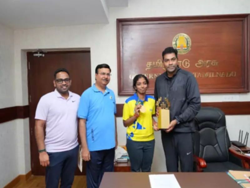Tamil Nadu Sports Minister Gives Rs 10 Lakh Aid to Chess GM R Vaishali