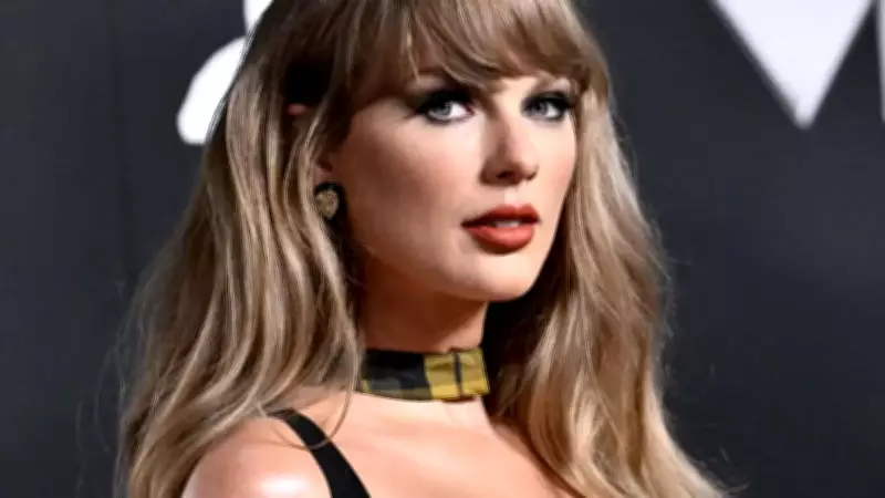 Taylor Swift enjoys rare family dinner in NYC with parents and brother