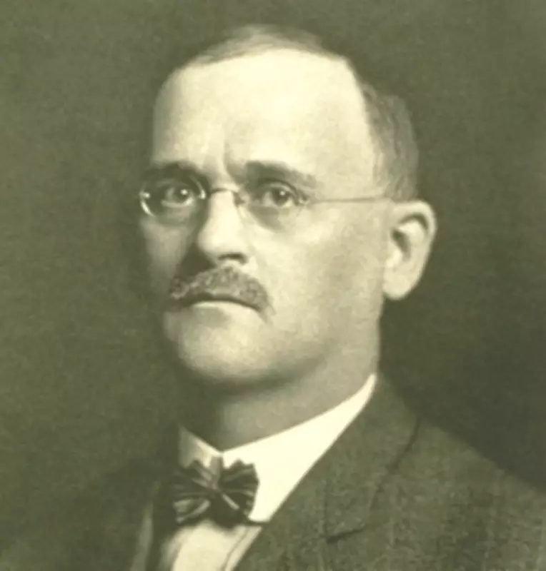 The Accidental Invention of Corn Flakes: A Kitchen Mistake That Changed Breakfast