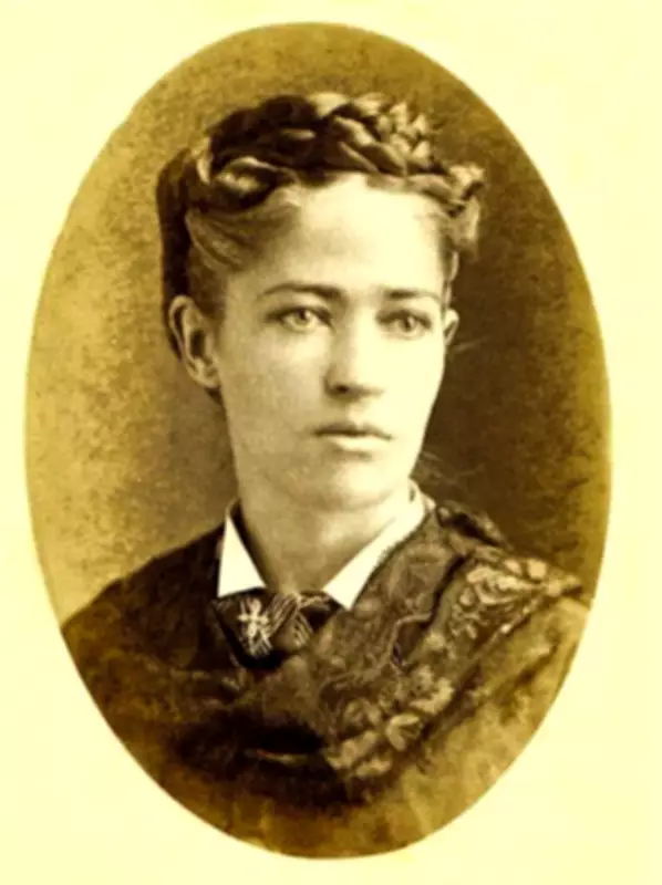 The Dishwasher's Surprising Origin: A 19th-Century Socialite's Invention